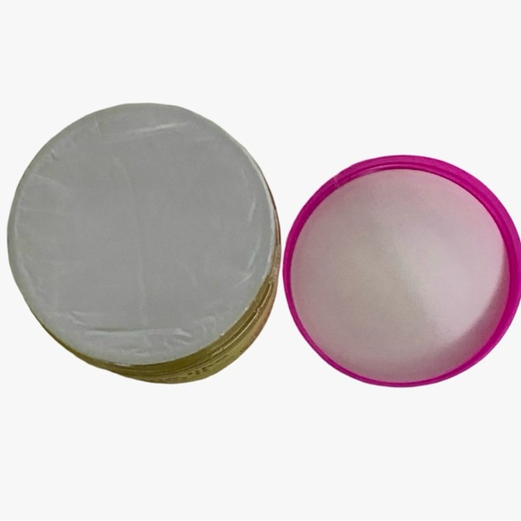 Melon Magic Exfoliating Scrub 🍈 - Picture 5 of 6